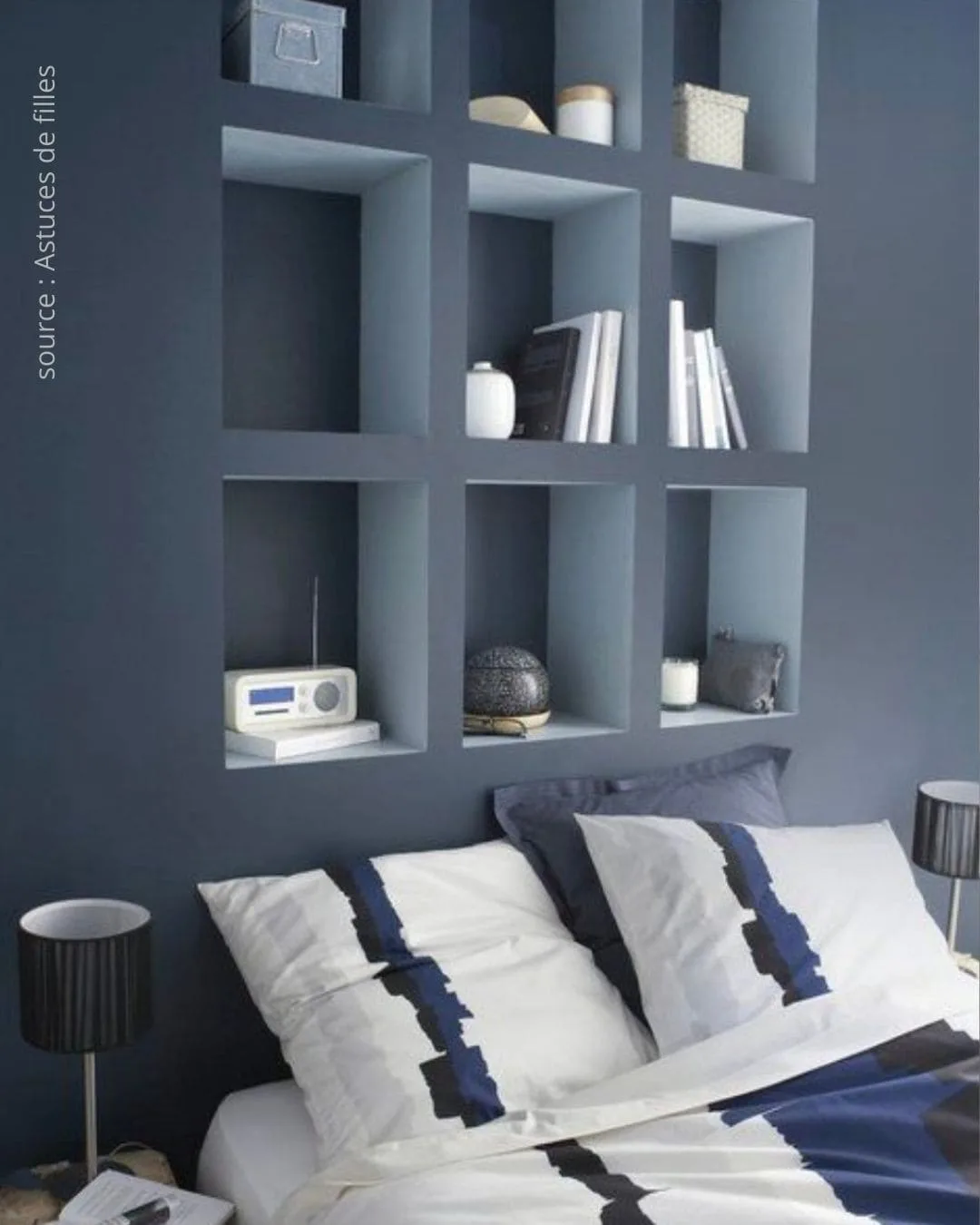 rangement bibliotheque au dessus du lit