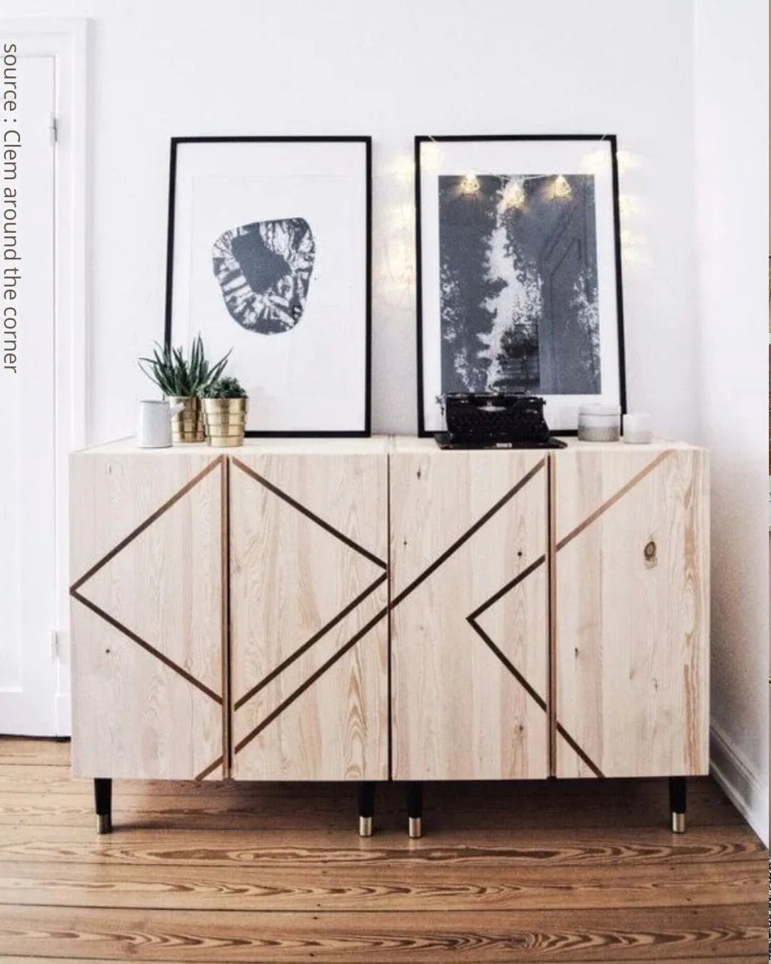 buffet bois brut avec ruban adhesif de marquage et formes geometriques customisé à partir des modules ivar d'ikea